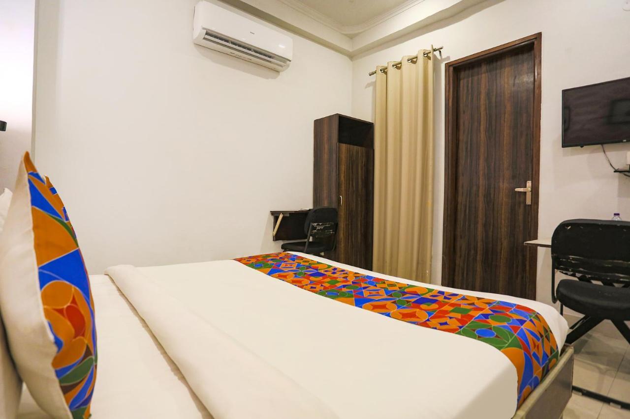 Fabhotel Novel Suites - Nr Yashobhoomi Convention Centre Nueva Delhi Exterior foto